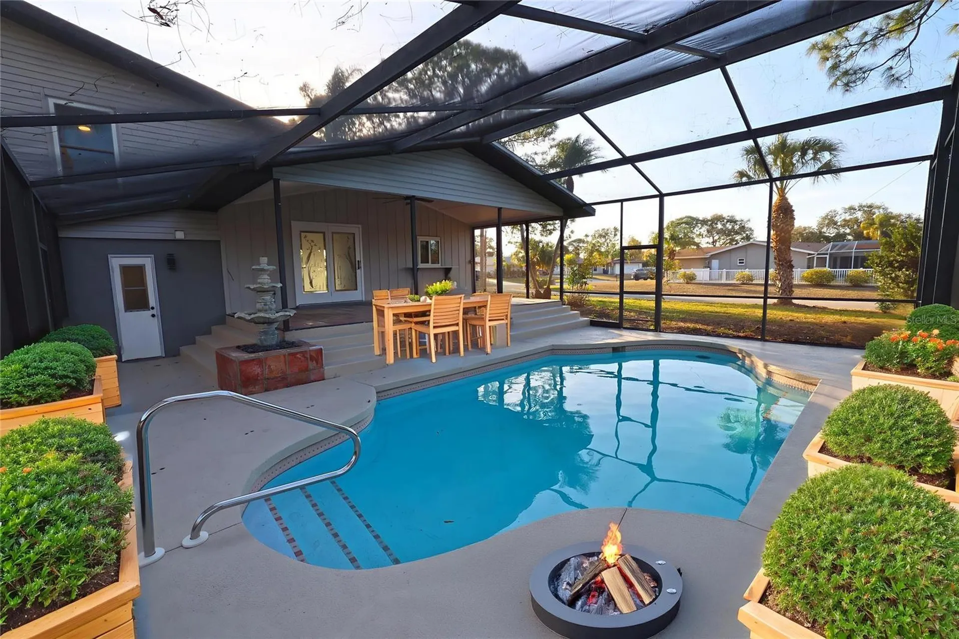 5667 Creekwood Drive Sarasota FL 34233