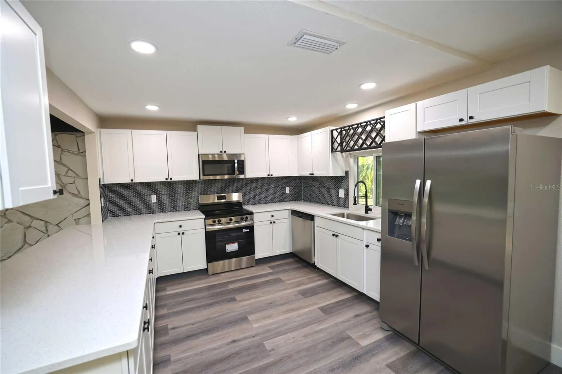 5667 Creekwood Drive Sarasota FL 34233