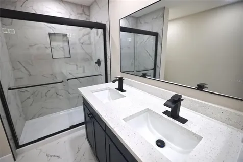5667 Creekwood Drive Sarasota FL 34233