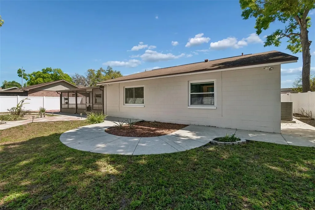 2505 Linden Tree Street Seffner FL 33584