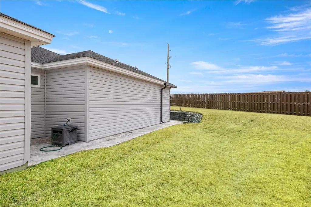11041 White Terrace Oxford FL 34484