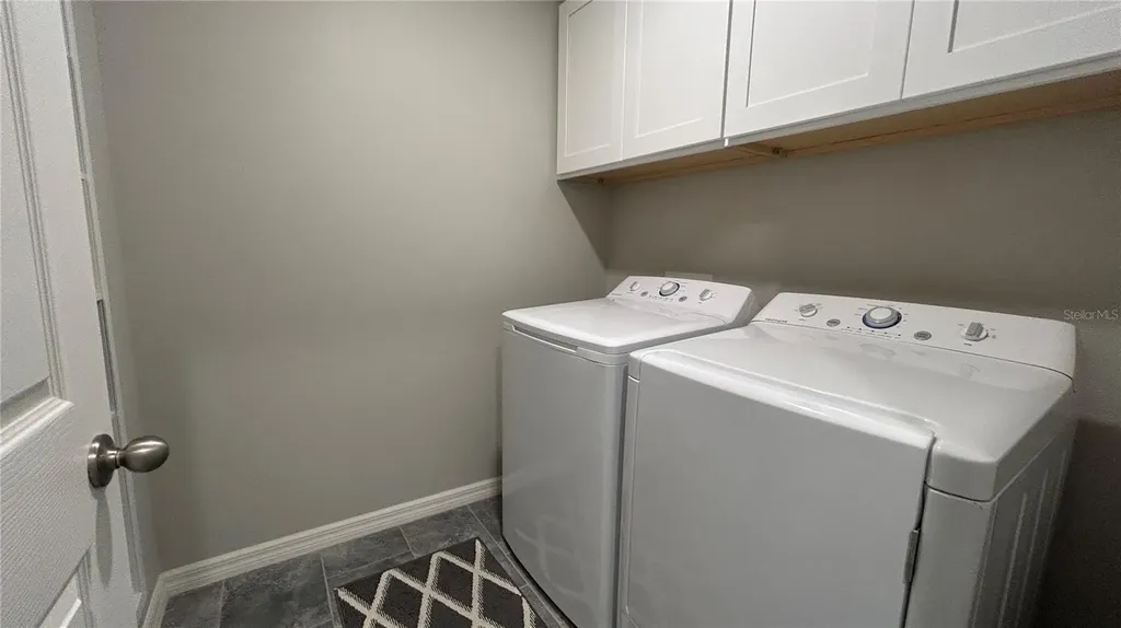 9475 Oakleaf Hammock Place Seffner FL 33584