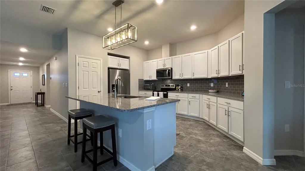 9475 Oakleaf Hammock Place Seffner FL 33584