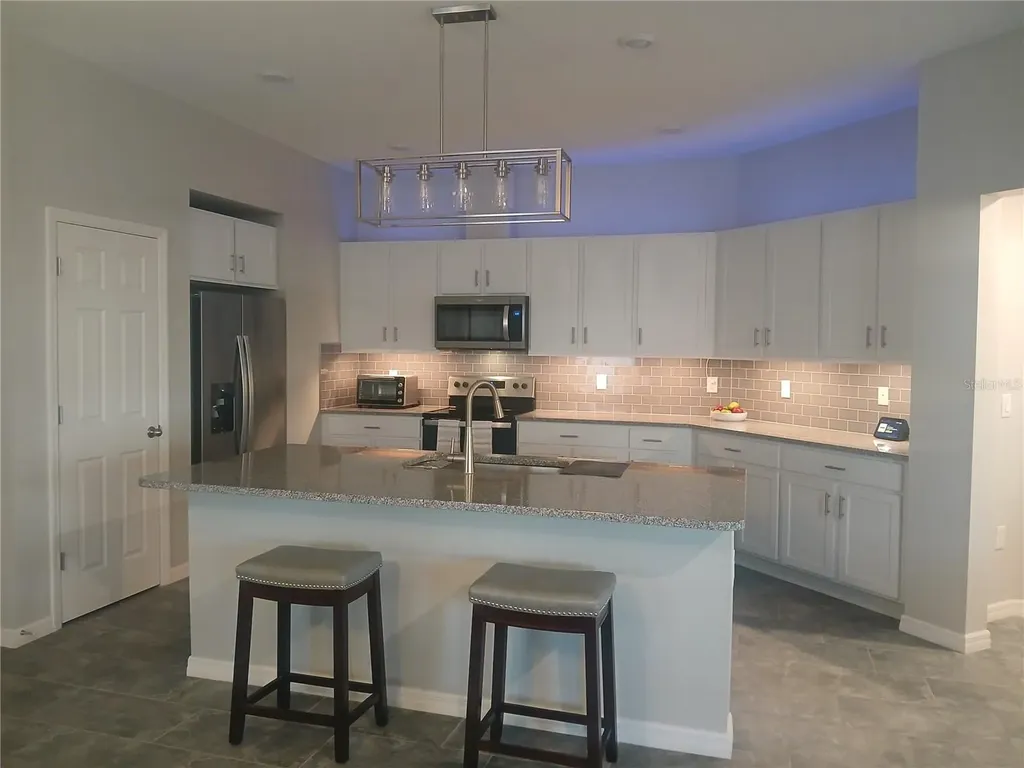 9475 Oakleaf Hammock Place Seffner FL 33584