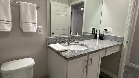 9475 Oakleaf Hammock Place Seffner FL 33584