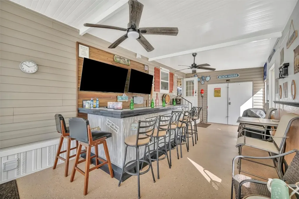 117 S Saint Thomas Circle Apollo Beach FL 33572