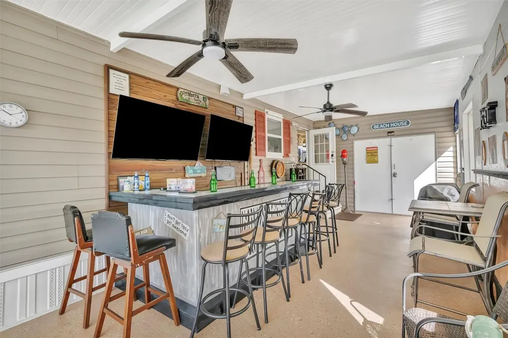 117 S Saint Thomas Circle Apollo Beach FL 33572