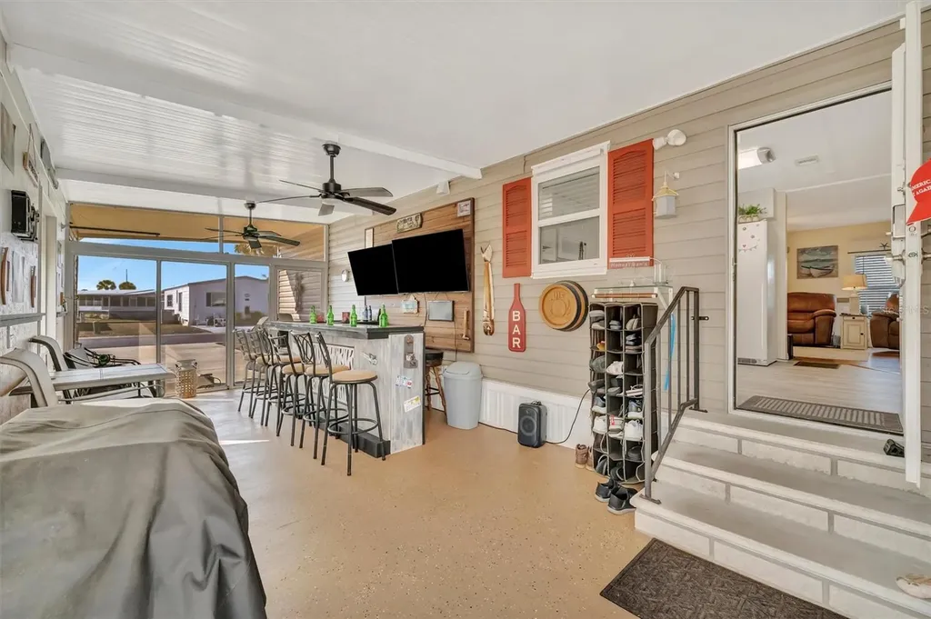 117 S Saint Thomas Circle Apollo Beach FL 33572