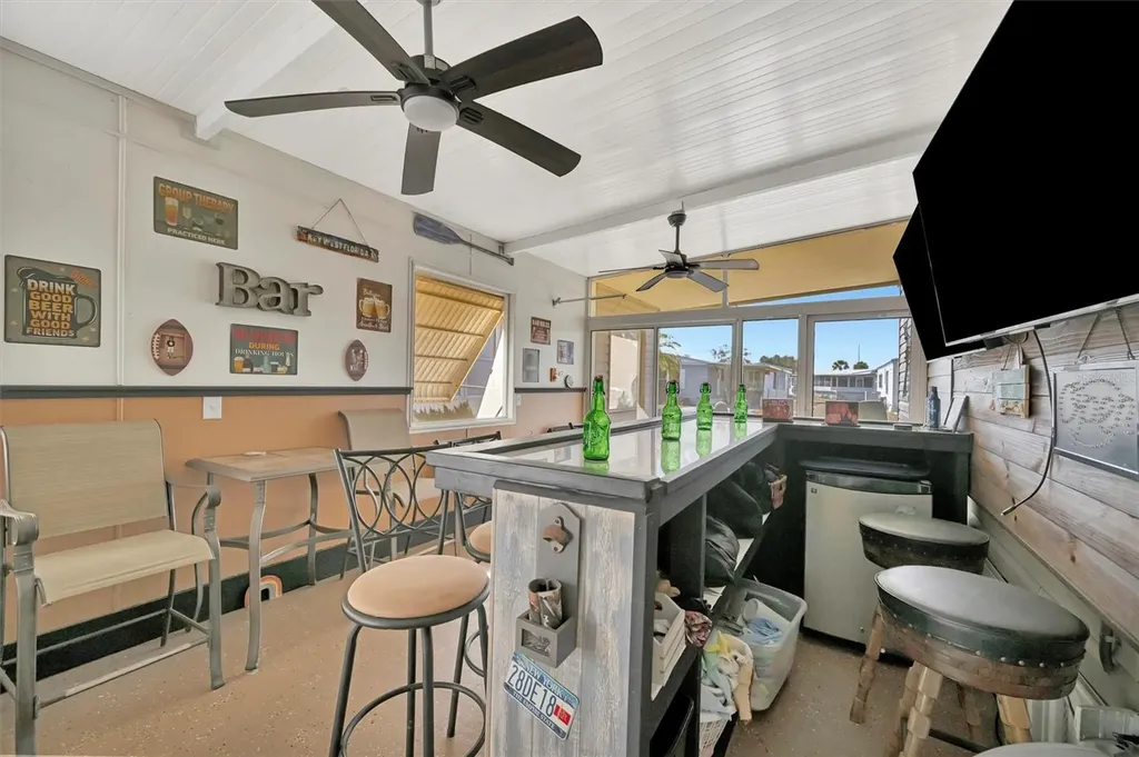 117 S Saint Thomas Circle Apollo Beach FL 33572