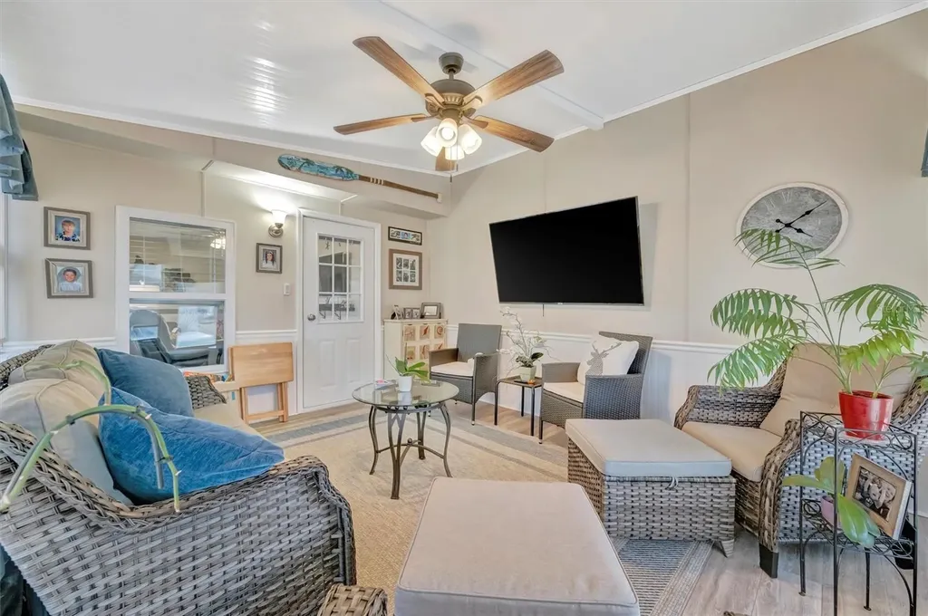 117 S Saint Thomas Circle Apollo Beach FL 33572