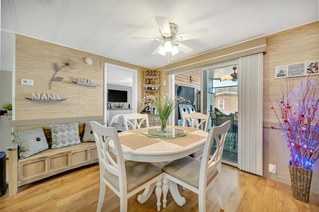 117 S Saint Thomas Circle Apollo Beach FL 33572