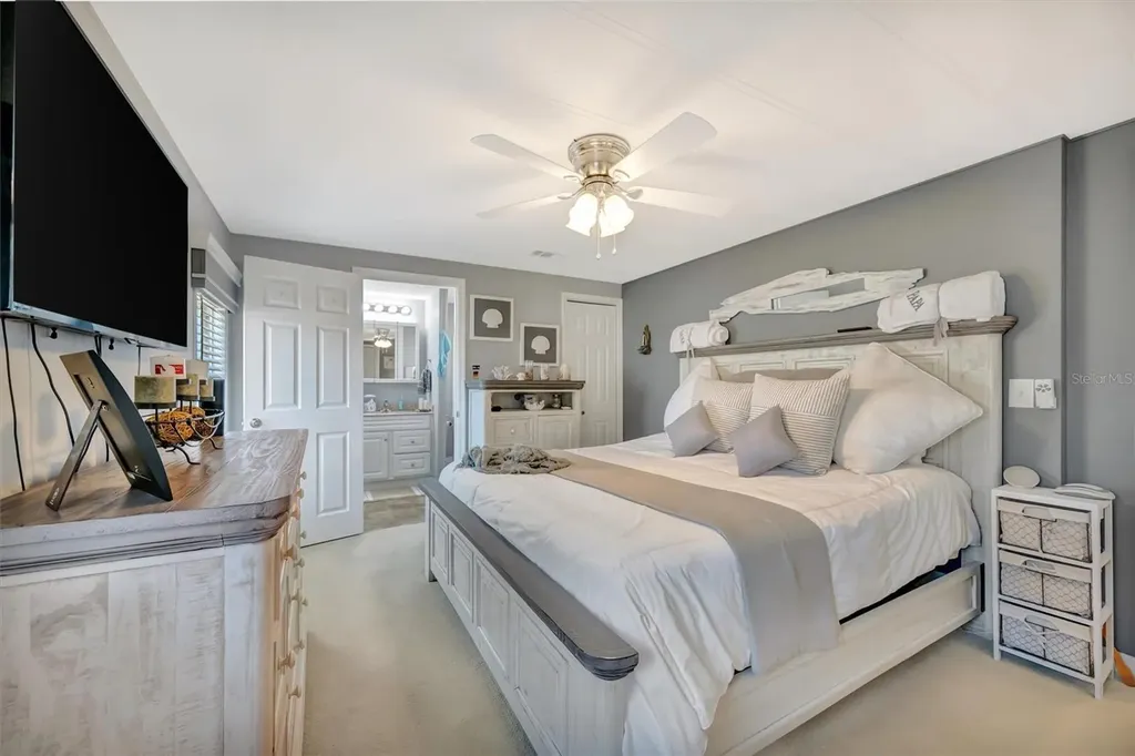 117 S Saint Thomas Circle Apollo Beach FL 33572