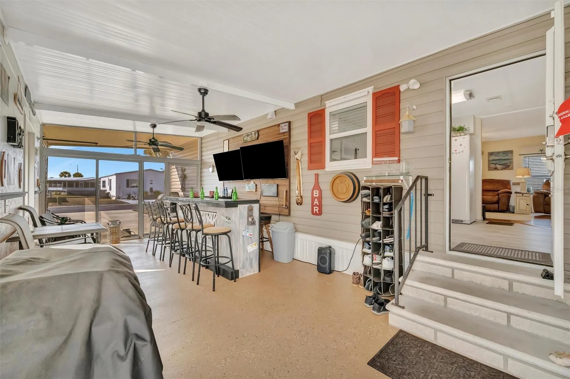 117 S Saint Thomas Circle Apollo Beach FL 33572