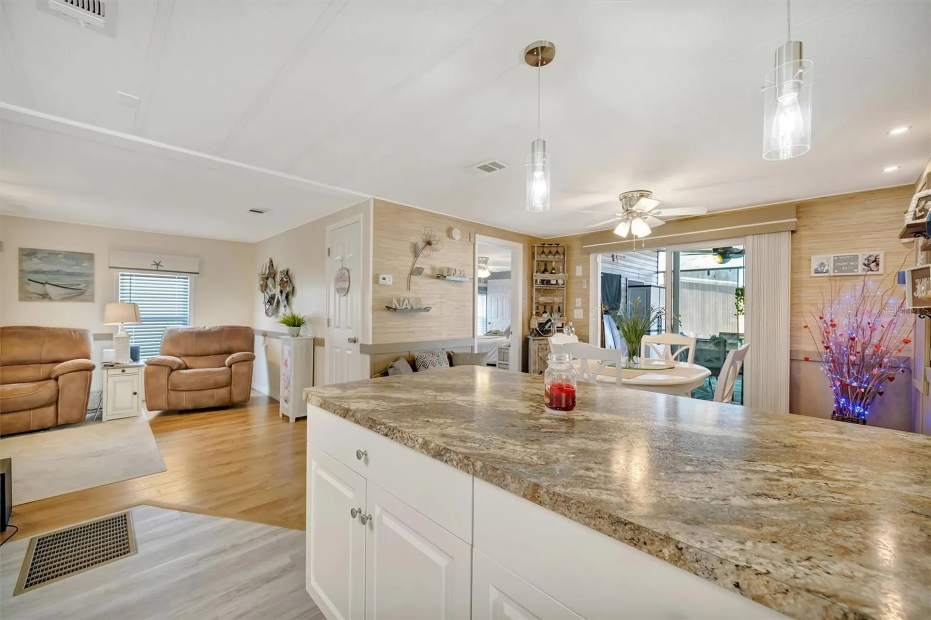 117 S Saint Thomas Circle Apollo Beach FL 33572