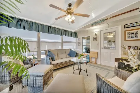 117 S Saint Thomas Circle Apollo Beach FL 33572