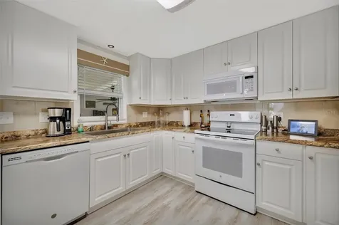 117 S Saint Thomas Circle Apollo Beach FL 33572