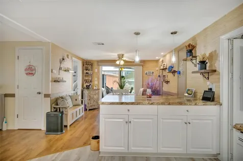 117 S Saint Thomas Circle Apollo Beach FL 33572