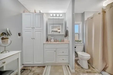 117 S Saint Thomas Circle Apollo Beach FL 33572