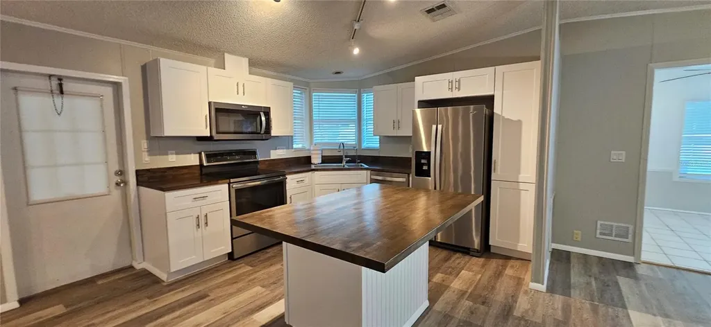 8410 Wagon Wheel Circle North Fort Myers FL 33917