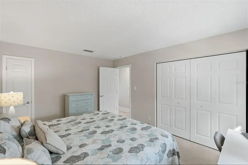 3783 Pompano Drive SE St Petersburg FL 33705