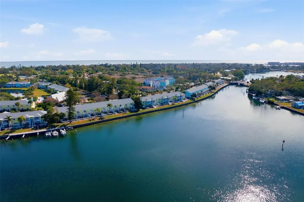 3783 Pompano Drive SE St Petersburg FL 33705