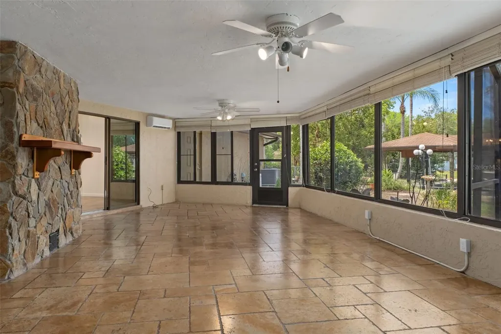 239 SE Paradise Point Road Crystal River FL 34429