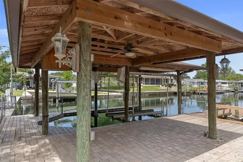 239 SE Paradise Point Road Crystal River FL 34429