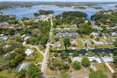 239 SE Paradise Point Road Crystal River FL 34429
