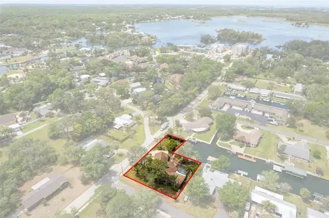 239 SE Paradise Point Road Crystal River FL 34429