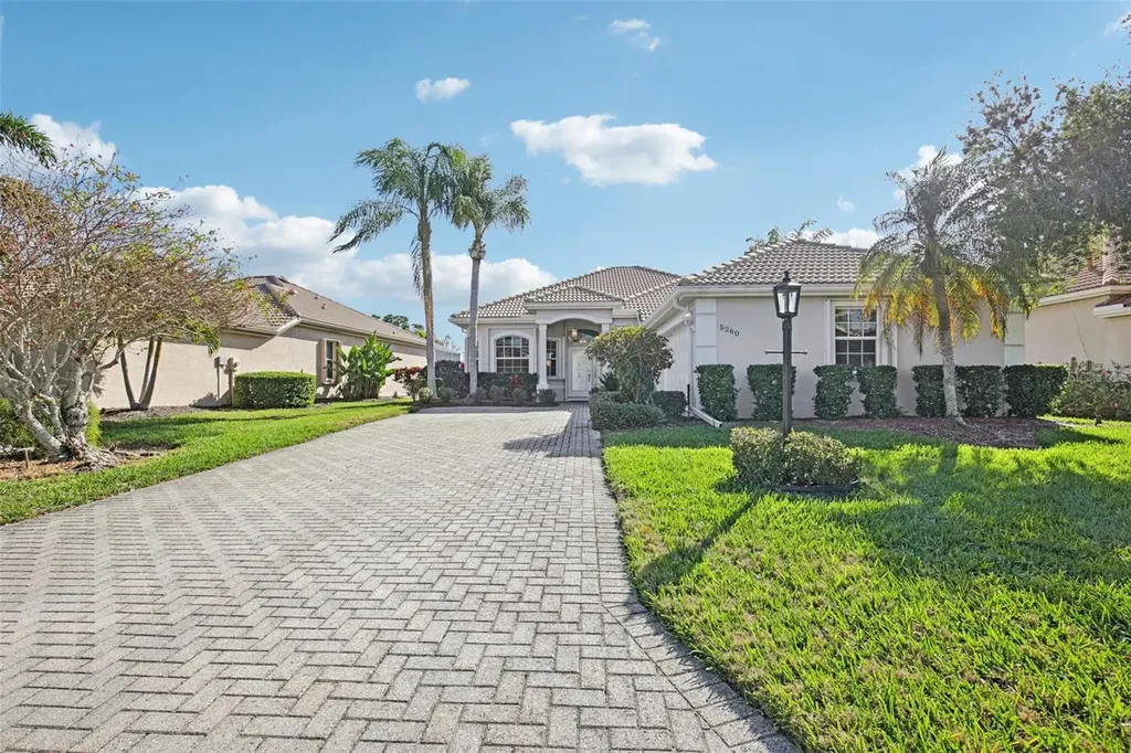 5260 Highbury Circle Sarasota FL 34238