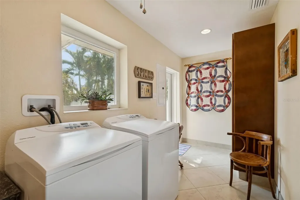 2268 Indian Avenue N Belleair Bluffs FL 33770