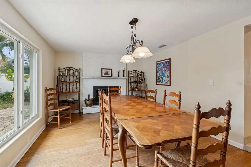 2268 Indian Avenue N Belleair Bluffs FL 33770