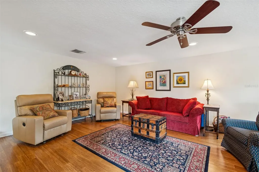 2268 Indian Avenue N Belleair Bluffs FL 33770