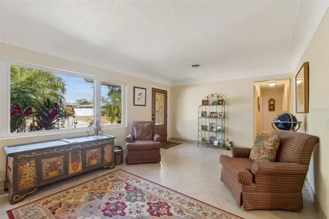 2268 Indian Avenue N Belleair Bluffs FL 33770