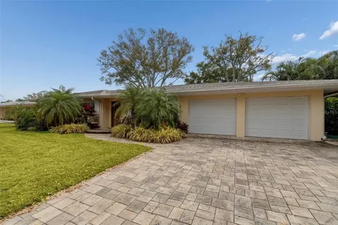 2268 Indian Avenue N Belleair Bluffs FL 33770