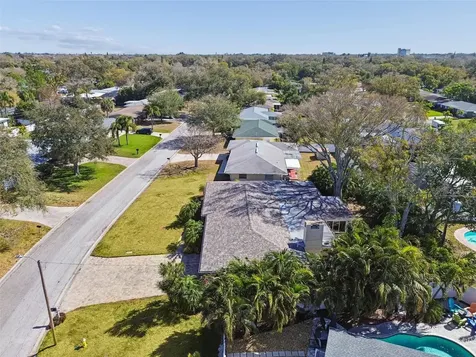 2268 Indian Avenue N Belleair Bluffs FL 33770
