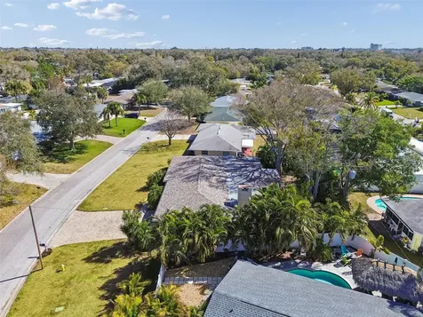 2268 Indian Avenue N Belleair Bluffs FL 33770