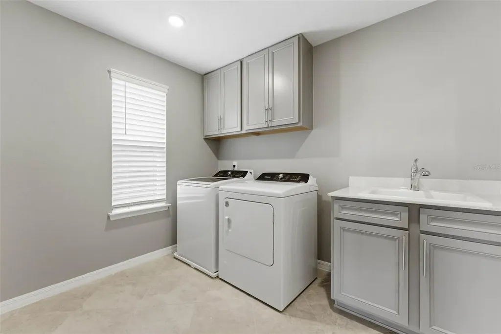 8368 Fenton Street Orlando FL 32836