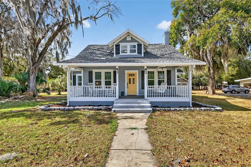 92 S Trowell Avenue Umatilla FL 32784
