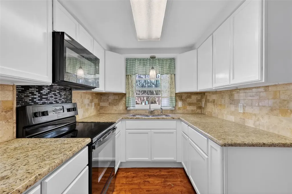92 S Trowell Avenue Umatilla FL 32784
