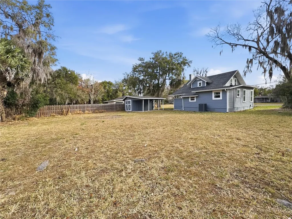 92 S Trowell Avenue Umatilla FL 32784
