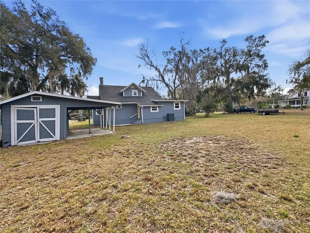 92 S Trowell Avenue Umatilla FL 32784