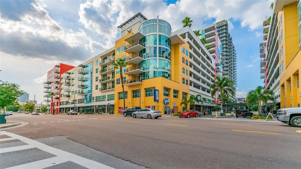 1120 E Kennedy Boulevard Tampa FL 33602