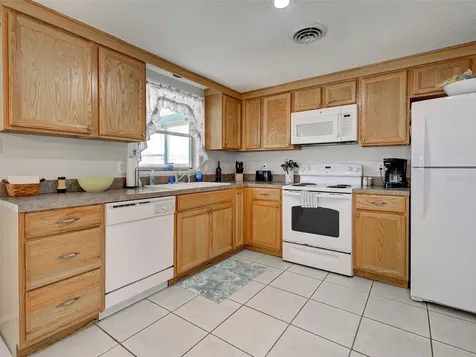 1533 Crest Drive Englewood FL 34223
