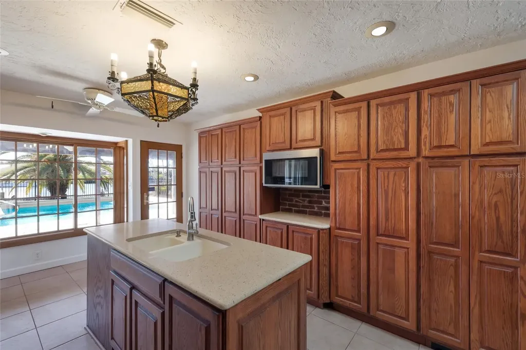 6703 9th Avenue NW Bradenton FL 34209