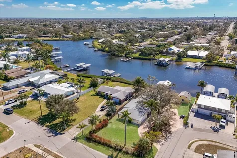 6703 9th Avenue NW Bradenton FL 34209