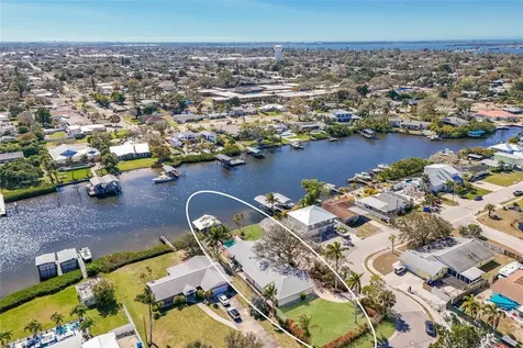 6703 9th Avenue NW Bradenton FL 34209