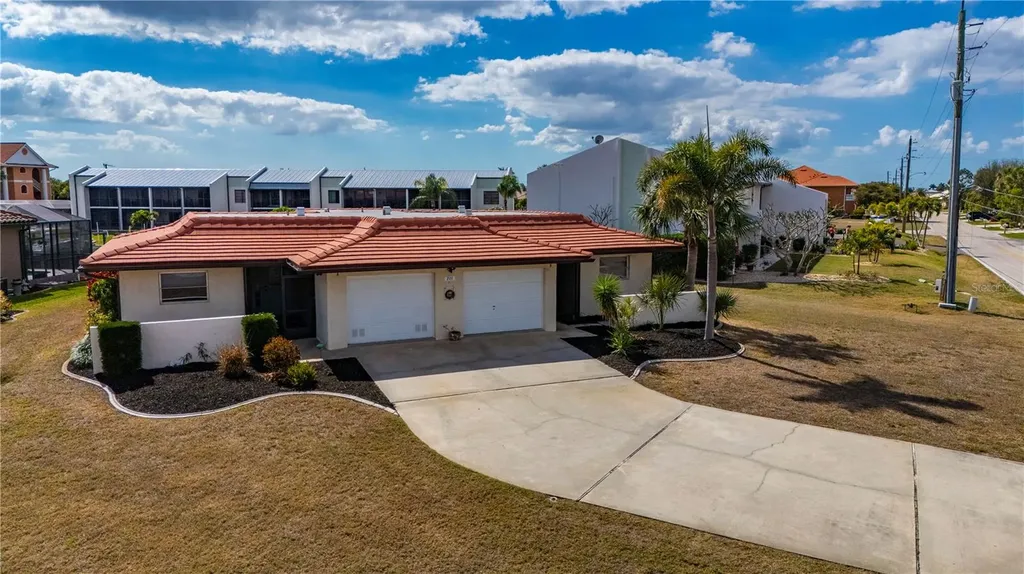 711 Via Tripoli Punta Gorda FL 33950