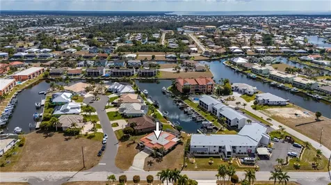 711 Via Tripoli Punta Gorda FL 33950