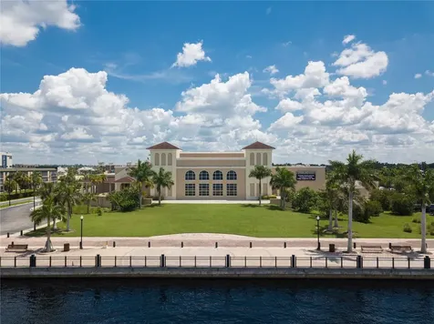 711 Via Tripoli Punta Gorda FL 33950